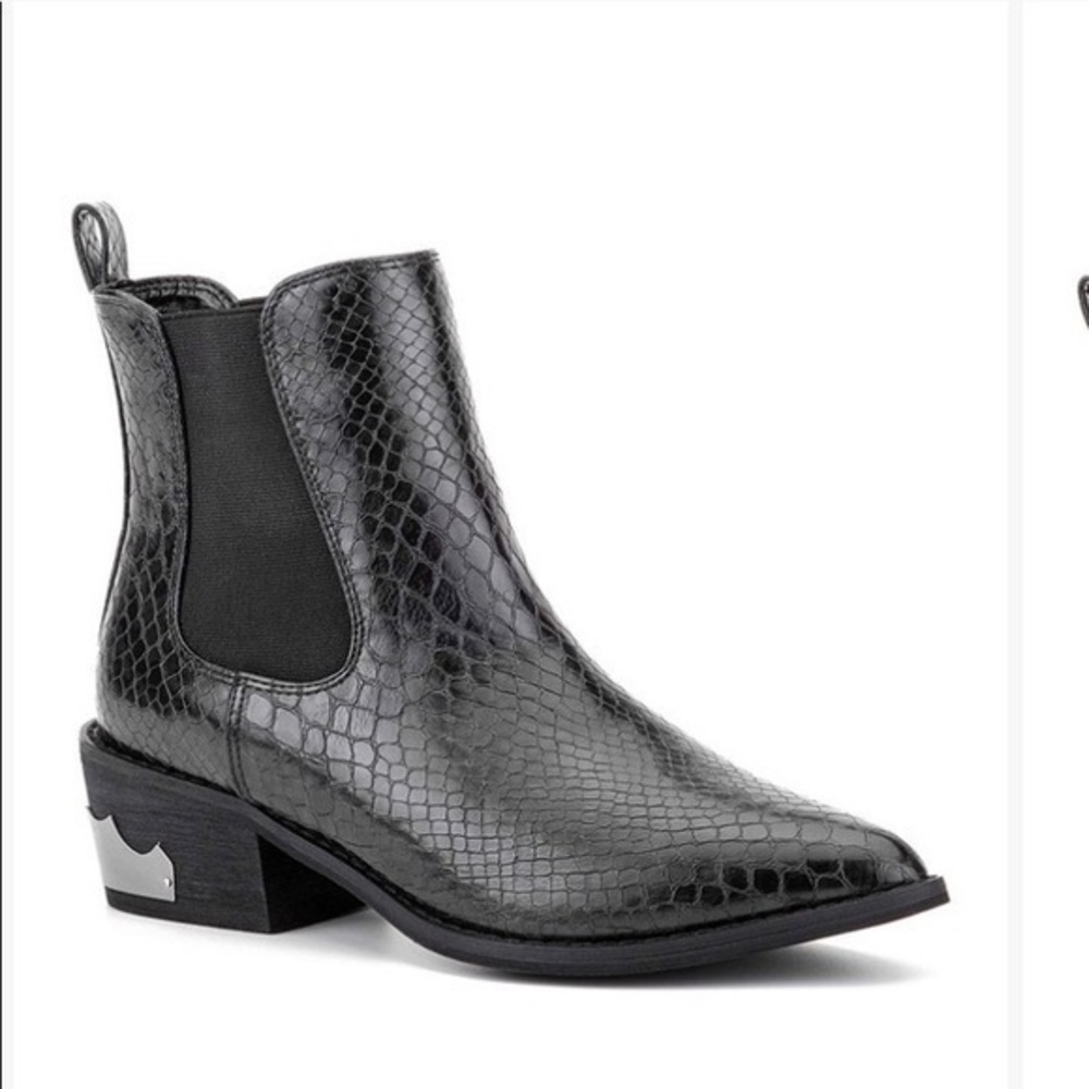 NIB-Olivia Miller Faux-Snake Embossed Ankle Boots